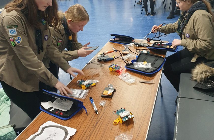 Wildfire Explorers using electronic kits